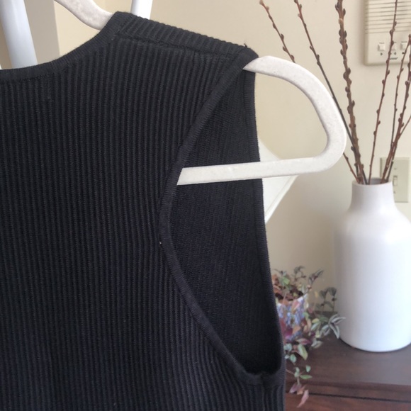 🖤NWT House Of Harlow Luxe Essential Sleeveless Top Plunged V-Neck-Women M - Picture 7 of 15